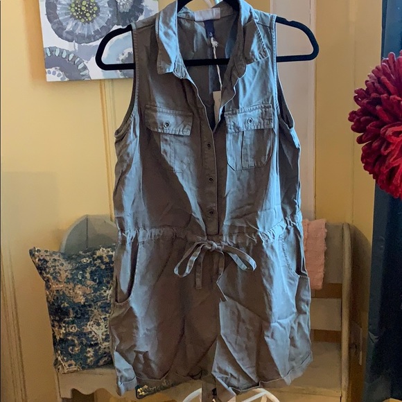 NWT Army Green Romper - Picture 5 of 8